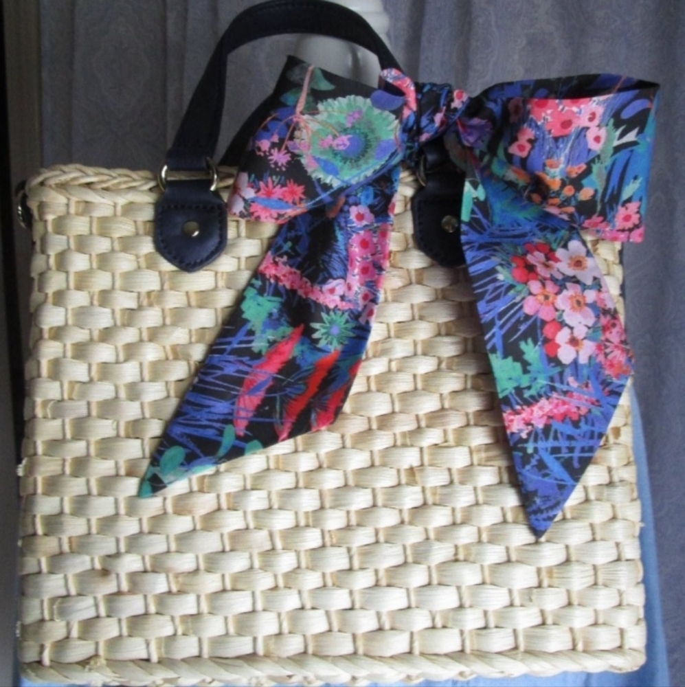 Liberty of London Art Fabric Skinny Scarf Tresco Black Floral Bespoke Co… - Picture 6 of 13